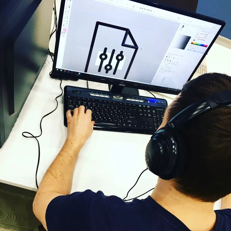 Мы проходим к каждой иконке с душой Мы проходим к каждой иконке с душой